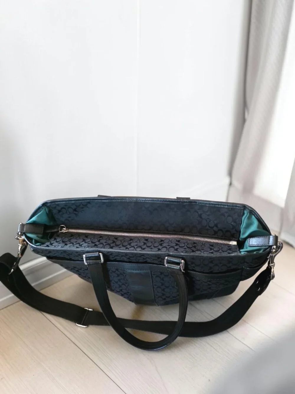 EUC COACH F77156 Signature Multifunction Diaper/Laptop Bag or Purse
